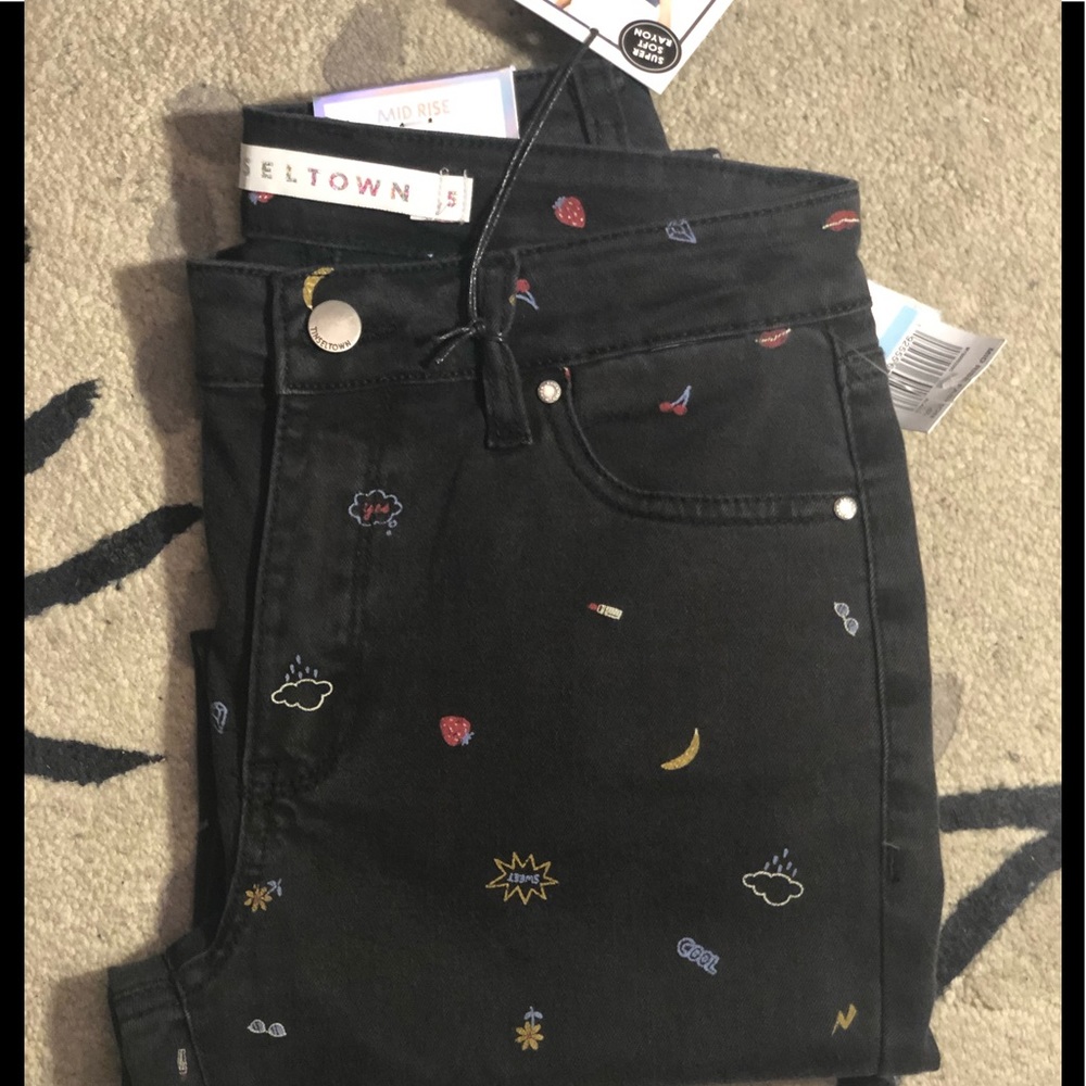 Tinseltown Mid Rise Skinny Jeans